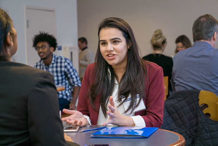 Khadija Gohar ’22 participates in a mock interview during Fast Forward. 